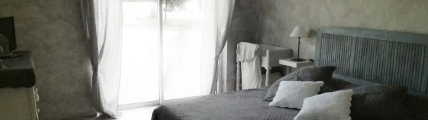 Tek Büyük Yataklı Oda (Luberon)