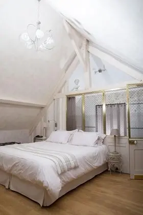 Tek Büyük Yataklı Oda (Suite la belle inconnue)