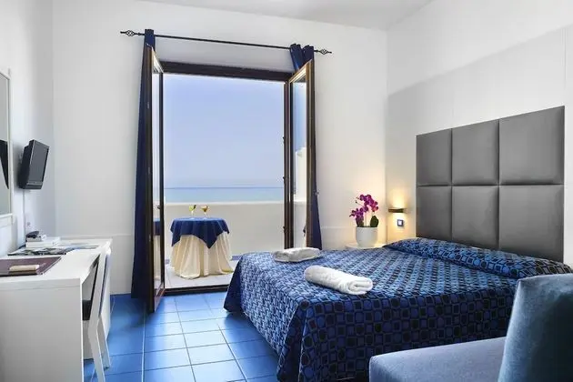 Superior Üç Kişilik Oda, Deniz Manzaralı