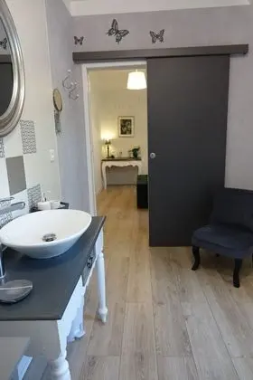 Comfort Tek Büyük Yataklı Oda (Mésange)