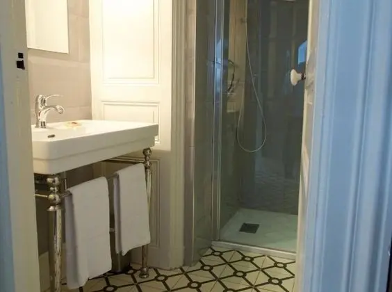 Stüdyo, Banyolu/Duşlu (Studio 4)
