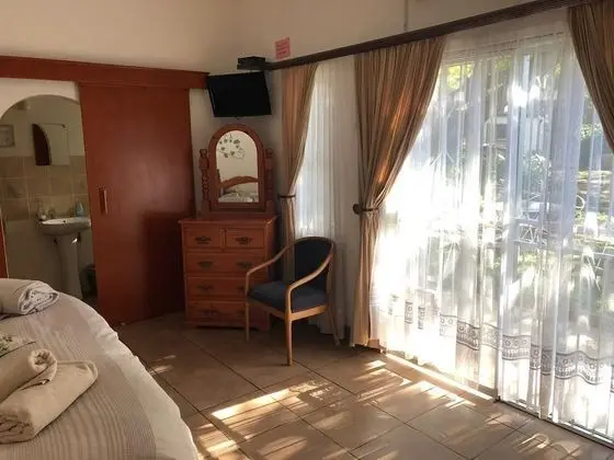 Standard Tek Büyük Yataklı Oda (Standard Room 3)