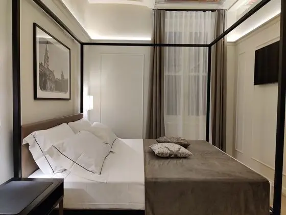 Luxury Oda