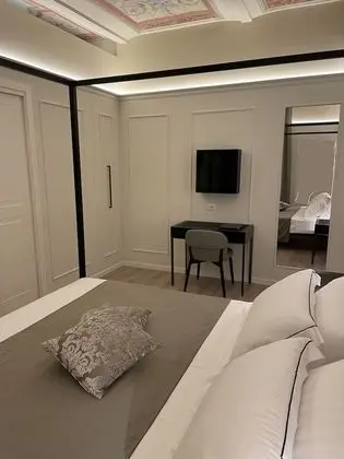 Luxury Oda