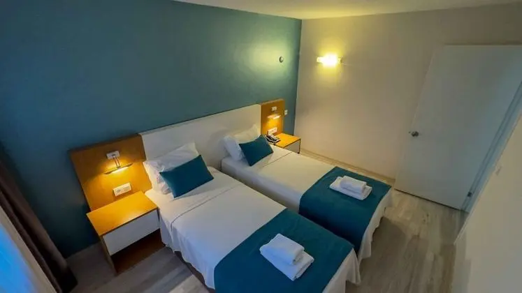 Deluxe Suit 1+1 Oda, Kara Manzaralı, Balkonlu