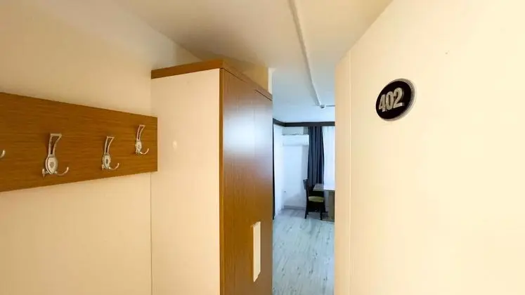 Deluxe Suit 1+1 Oda, Kara Manzaralı, Balkonlu