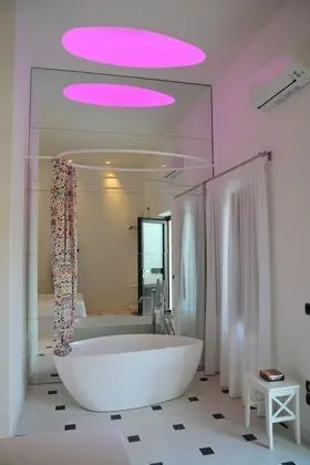 Deluxe Tek Büyük Yataklı Oda, Küvet