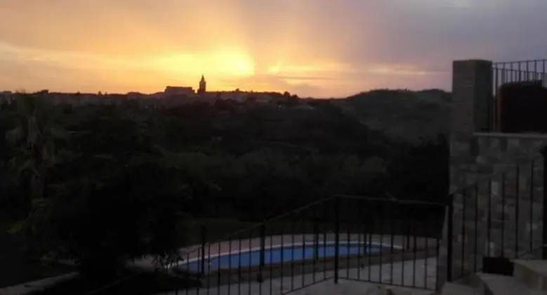 Comfort Tek Büyük Yataklı Oda, Bahçe Manzaralı