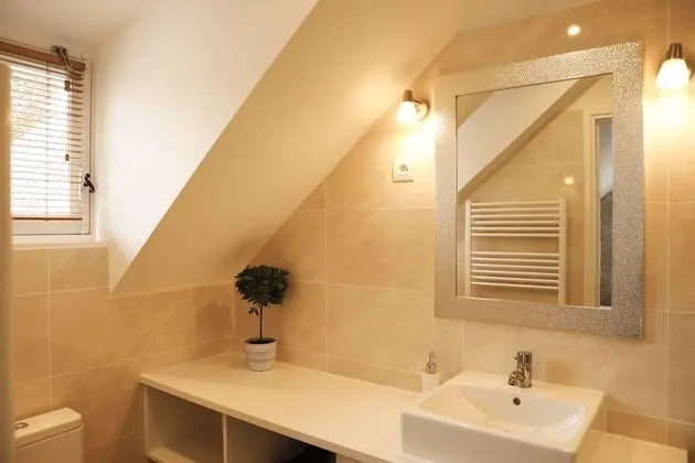 Tek Büyük Yataklı Oda, Özel Banyo, Bahçe Manzaralı