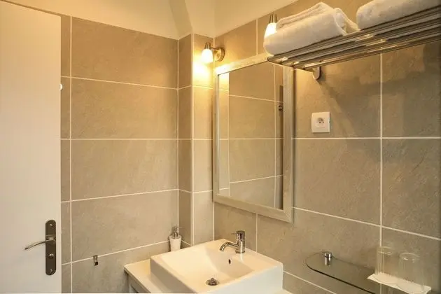Tek Büyük Yataklı Oda, Özel Banyo, Bahçe Manzaralı
