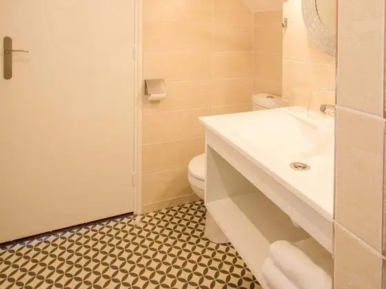Tek Büyük Yataklı Oda, Özel Banyo (Etage)