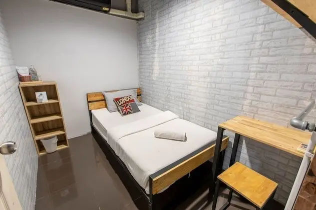 Single Room, Shared Bathroom
