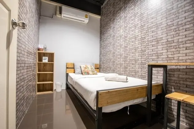 Single Room, Shared Bathroom