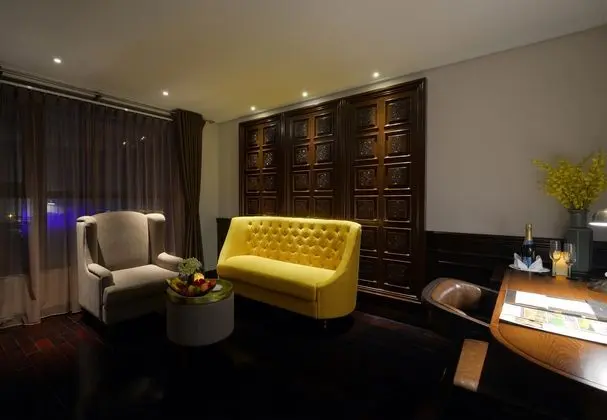 Suit King Size Bed