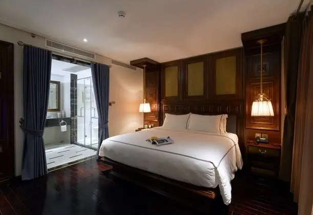 Suit King Size Bed