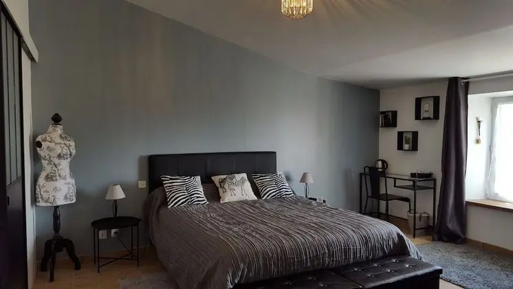 Comfort Üç Kişilik Oda, 1 Büyük (Queen) Boy Yatak ve Çekyat