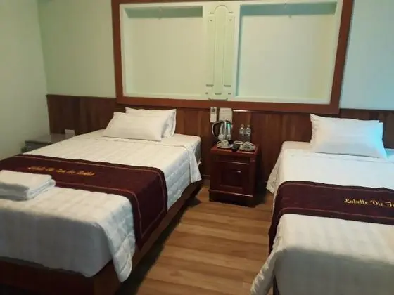 İki Ayrı Yataklı Oda, Ortak Banyo