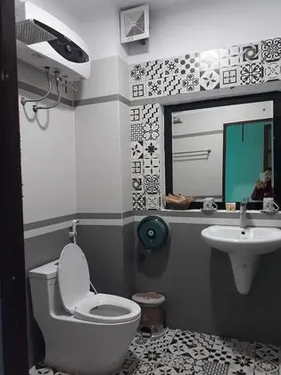 İki Ayrı Yataklı Oda, Ortak Banyo