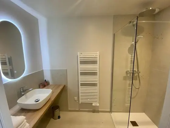 Tek Büyük Yataklı Oda, Banyolu/Duşlu, Deniz Manzaralı (1 - Chambre Berder)
