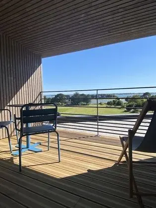 Tek Büyük Yataklı Oda, Banyolu/Duşlu, Deniz Manzaralı (1 - Chambre Berder)