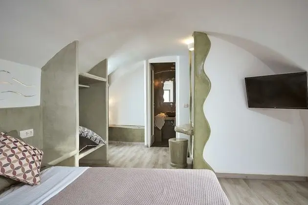 Family Dubleks, 2 Yatak Odası, Sıcak Su Küveti, Havuz Manzaralı (Kamari)