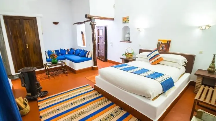 Traditional Tek Büyük Yataklı Oda