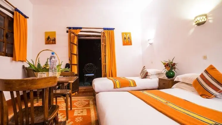 Traditional Tek Büyük Yataklı Oda