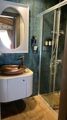 Jakuzili Suit Oda, Havuz Manzaralı, Jakuzili