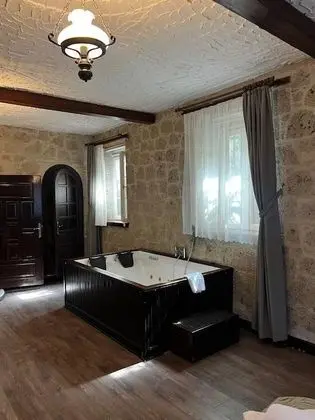 Jakuzili ve Şömineli King Suite Oda, , Jakuzili (2 Kişilik)