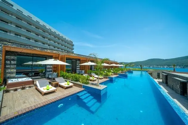 https://images.etstur.com/files/images/hotelImages/TR/220136/l/La-Blanche-Island-Bodrum-Oda-402037.jpg