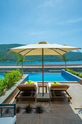 Swim Up Deniz Manzaralı