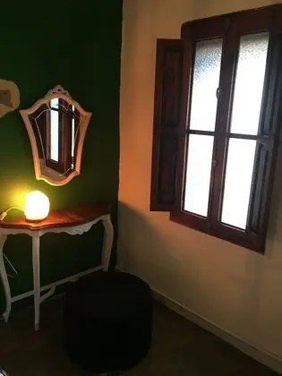 Deluxe Tek Büyük Yataklı Oda, Ortak Banyo (Green)