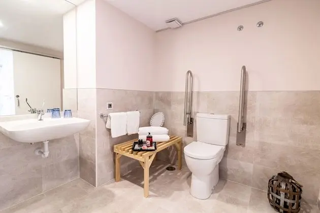 Basic Üç Kişilik Oda, 3 Tek Kişilik Yatak