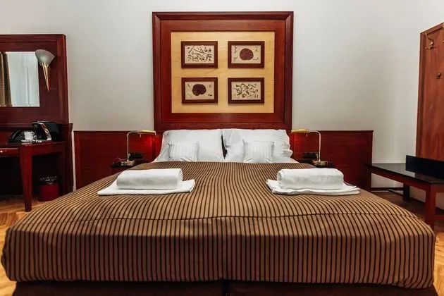 Comfort Tek Büyük Yataklı Oda