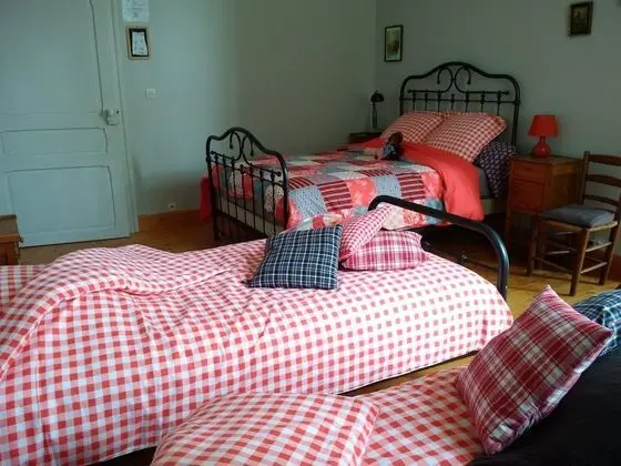 Family Dört Kişilik Oda, Birden Çok Yatak, Bahçe Manzaralı (La Marelle)