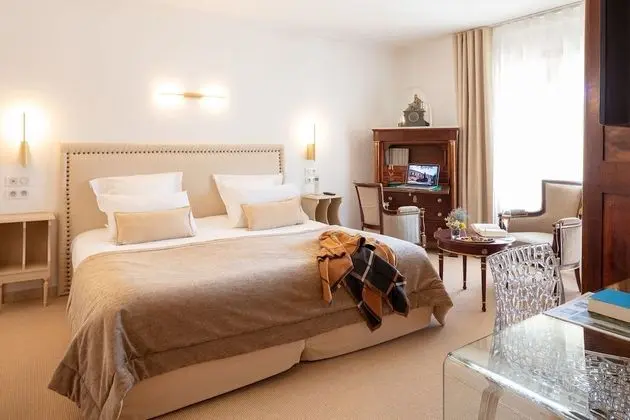 Deluxe Tek Büyük Yataklı Oda