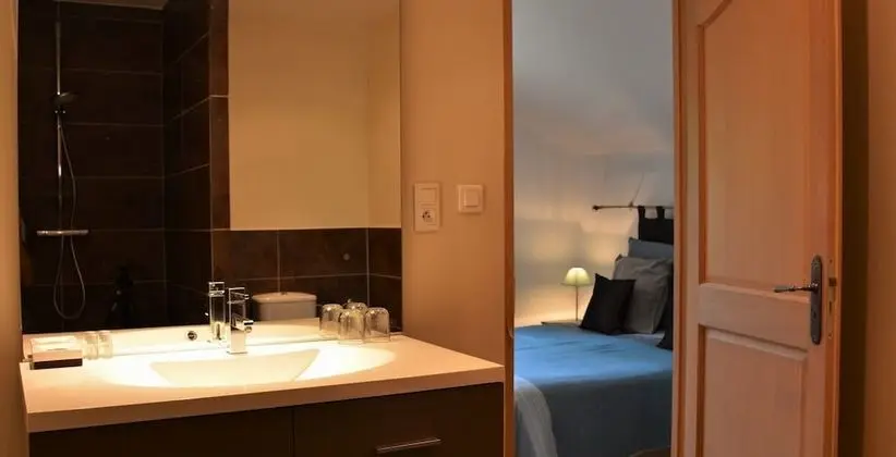 Tek Büyük Yataklı Oda, Vadi Manzaralı (Bord Est)