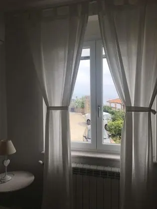 Dört Kişilik Oda, Deniz Manzaralı