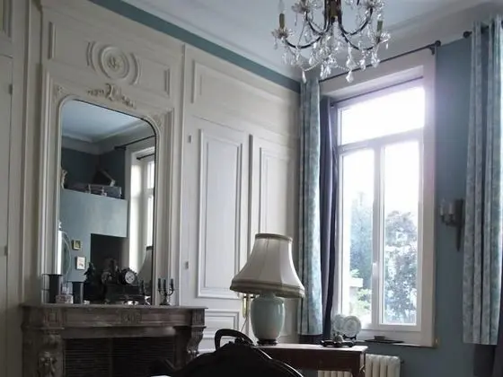 Tek Büyük Yataklı Oda, Özel Banyo, Bahçe Manzaralı ( La chambre Rousseau)