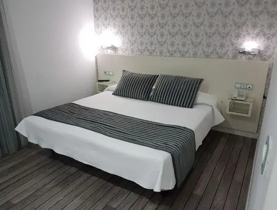 Premium Tek Büyük Yataklı Oda