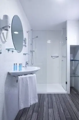 Premium Tek Büyük Yataklı Oda