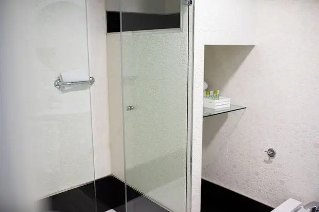 Premium Tek Büyük Yataklı Oda