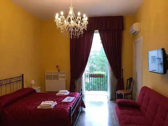 Tek Büyük Yataklı Oda, Balkon, Bahçe Manzaralı