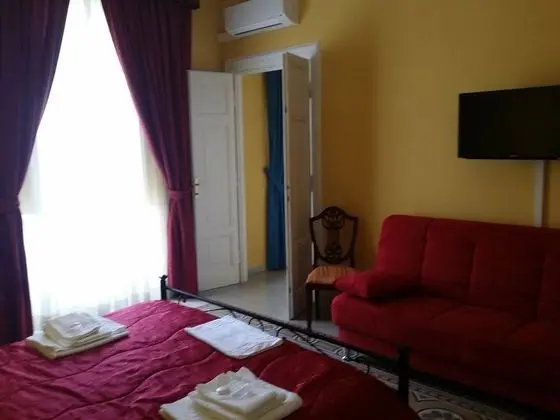 Tek Büyük Yataklı Oda, Balkon, Bahçe Manzaralı