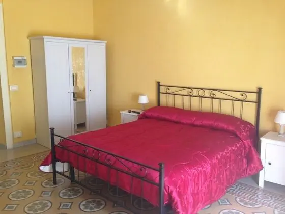 Tek Büyük Yataklı Oda, Balkon, Bahçe Manzaralı