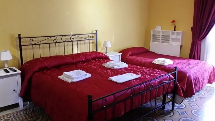 Tek Büyük Yataklı Oda, Balkon, Bahçe Manzaralı
