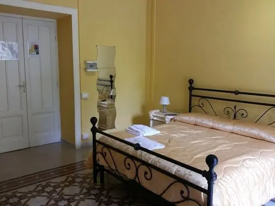 Tek Büyük Yataklı Oda, Balkon, Bahçe Manzaralı