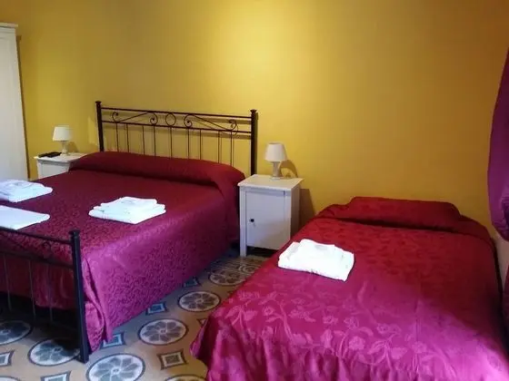 Tek Büyük Yataklı Oda, Balkon, Bahçe Manzaralı