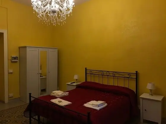 Tek Büyük Yataklı Oda, Balkon, Bahçe Manzaralı
