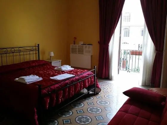 Tek Büyük Yataklı Oda, Balkon, Bahçe Manzaralı